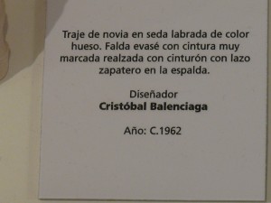 traje novia en seda labrada de color hueso 48